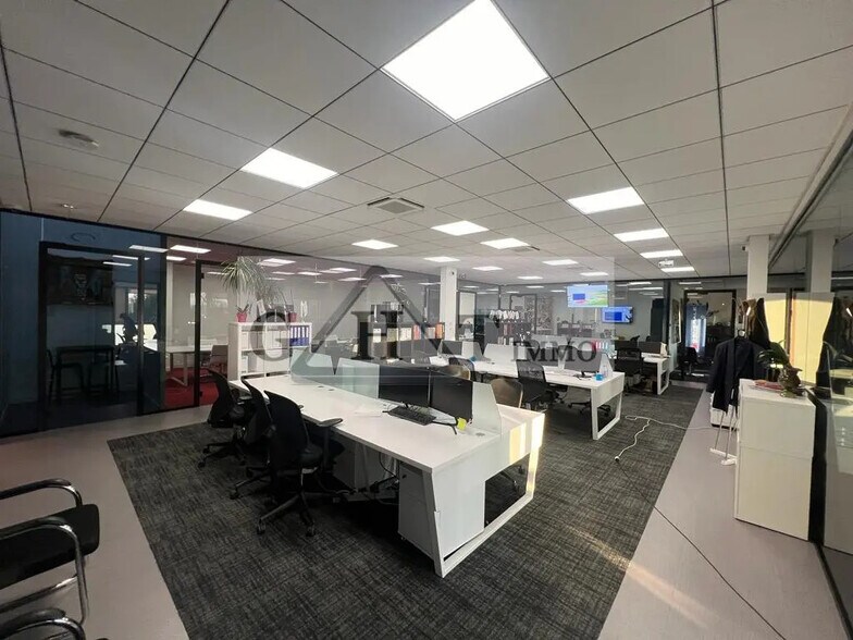 Industriel/Logistique dans Massy à vendre - Photo de l’immeuble – Image 3 sur 12