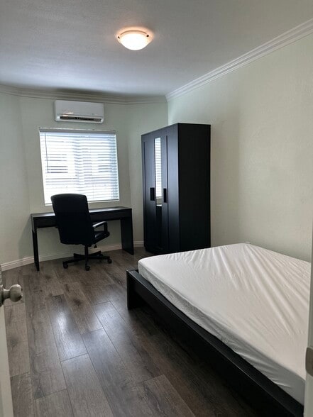 1161 W 37th Dr, Los Angeles, CA à vendre - Photo intérieure – Image 3 sur 52