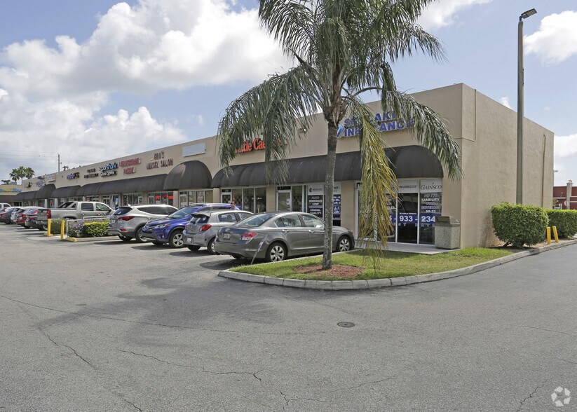 1802 NE 185th St, Miami, FL à louer - Photo principale – Image 1 sur 5