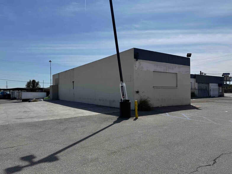 7895 Telegraph Rd, Montebello, CA à vendre - Photo de l’immeuble – Image 2 sur 10