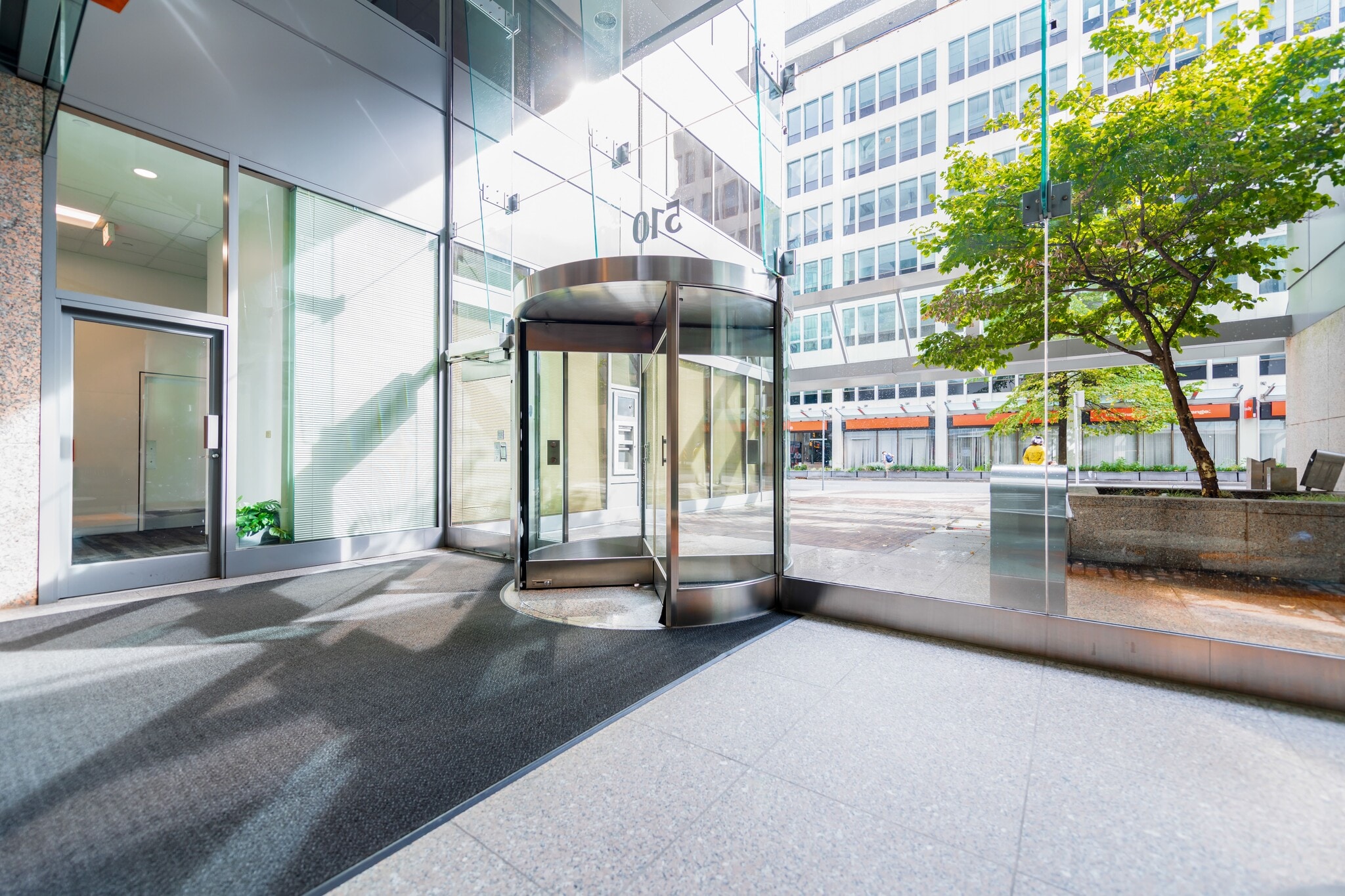 510 Burrard St, Vancouver, BC à louer Photo de l’immeuble– Image 1 sur 9