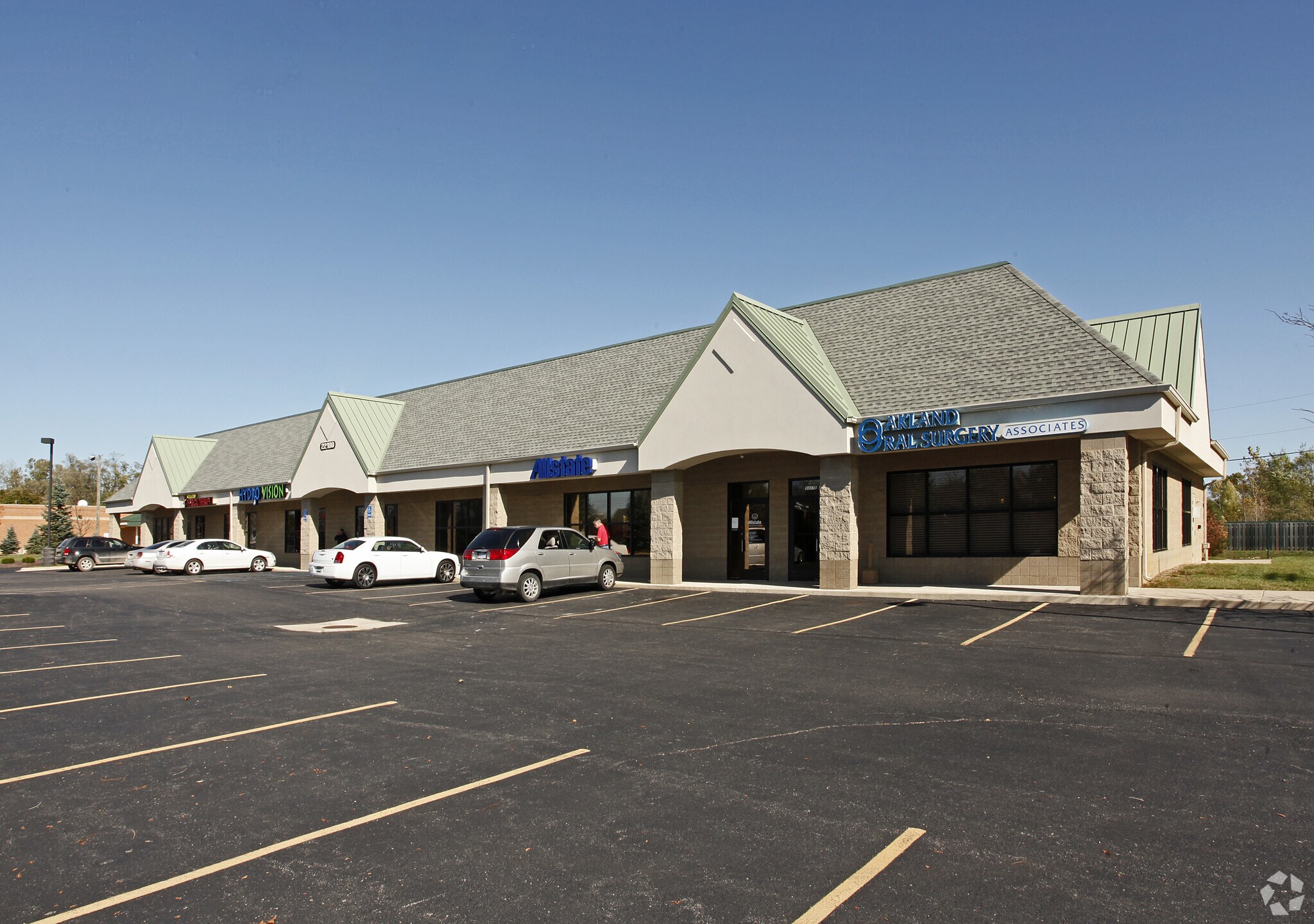 22180 Pontiac Trl, South Lyon, MI à louer Photo principale– Image 1 sur 6