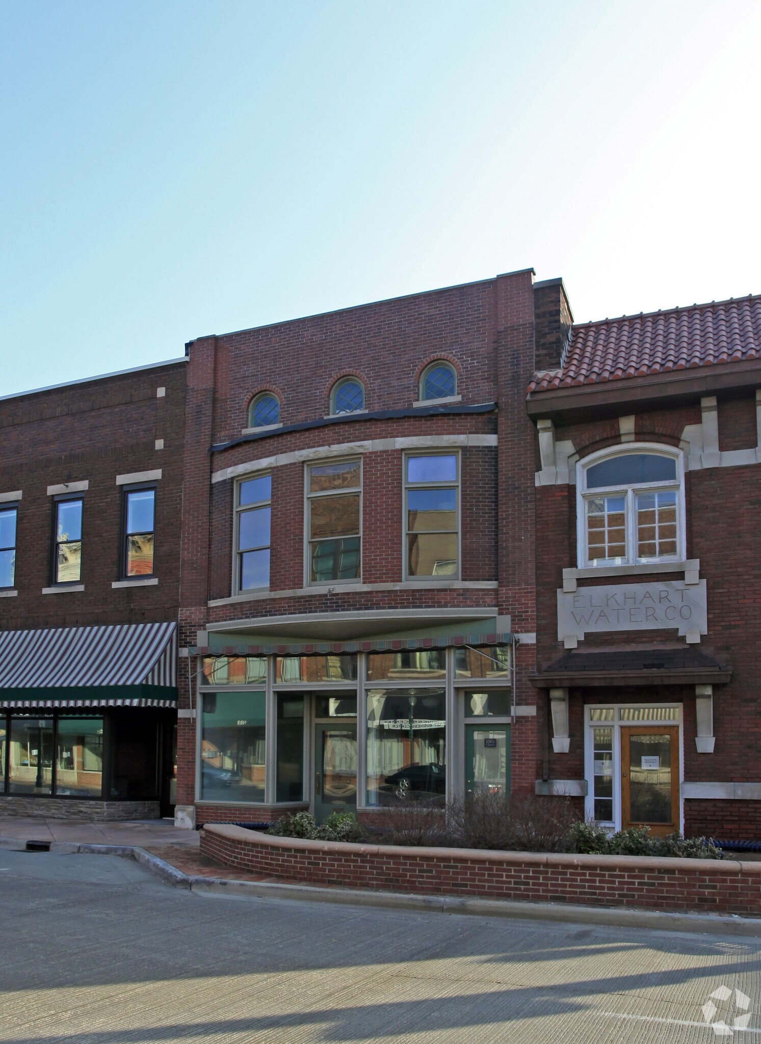 128 S Main St, Elkhart, IN à louer Photo principale– Image 1 sur 3