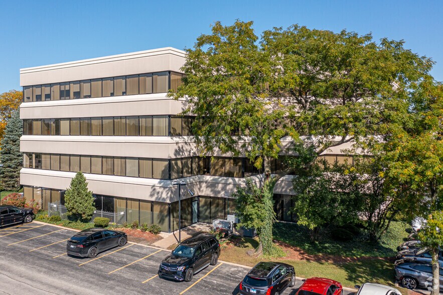 360 W Butterfield Rd, Elmhurst, IL à louer - Photo de l’immeuble – Image 2 sur 14