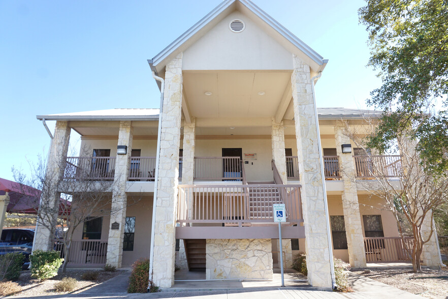 24850 Blanco Rd, San Antonio, TX à louer - Photo de l’immeuble – Image 2 sur 14