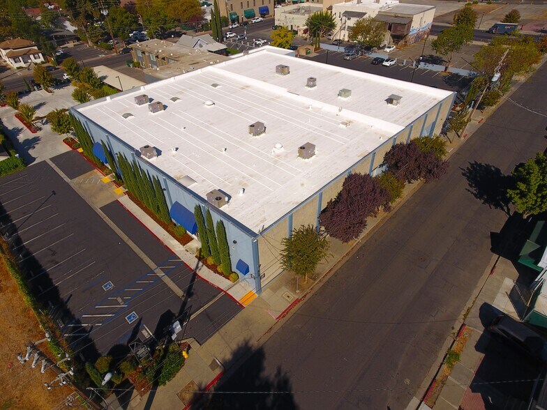 414 4th St, Woodland, CA à louer - Photo principale – Image 1 sur 4