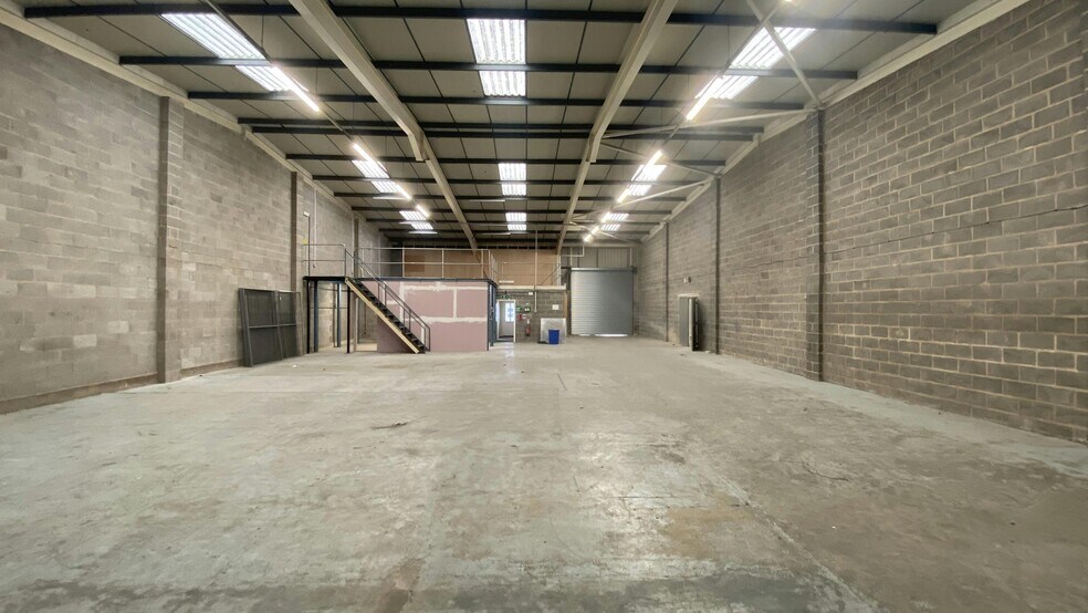 Henley Rd, Coventry à louer - Photo de l’immeuble – Image 2 sur 10