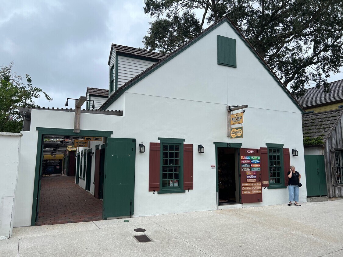 18 Saint George St, Saint Augustine, FL à louer Photo principale– Image 1 sur 8