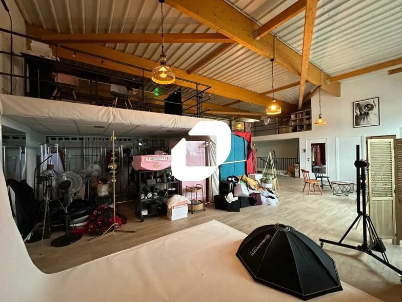 1560 Route De 40 Sous, Orgeval à vendre - Photo de l’immeuble – Image 2 sur 9
