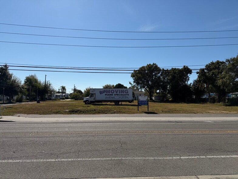 7510 46th Avenue North, Saint Petersburg, FL à vendre - Photo de l’immeuble – Image 3 sur 7