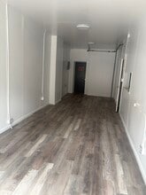 151-157 N Broadway, Yonkers, NY à louer Photo intérieure– Image 2 sur 2