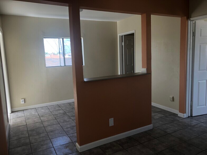 6417 1/2 Benson, Huntington Park, CA à vendre - Photo de l’immeuble – Image 3 sur 4