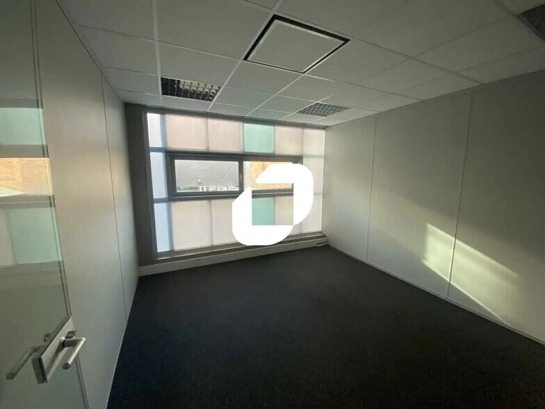 Bureau dans Bordeaux à louer - Photo de l’immeuble – Image 3 sur 7