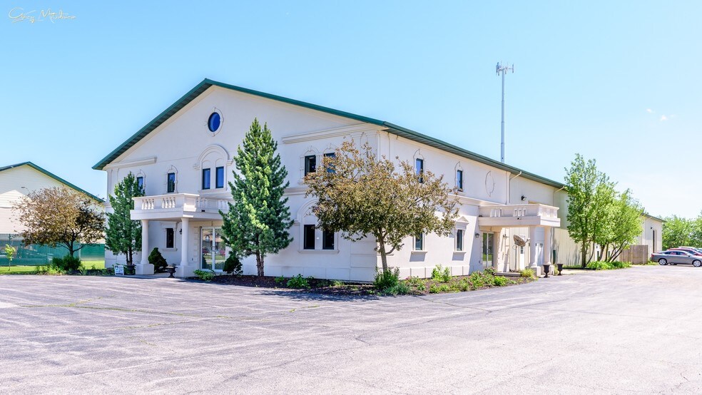 1255 Erie Ct, Crown Point, IN à louer - Photo de l’immeuble – Image 2 sur 19