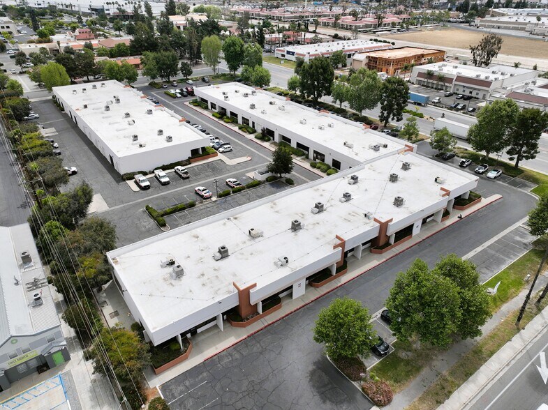Cooley Business Park portefeuille de 2 biens à vendre sur LoopNet.fr - Photo de l’immeuble – Image 2 sur 19