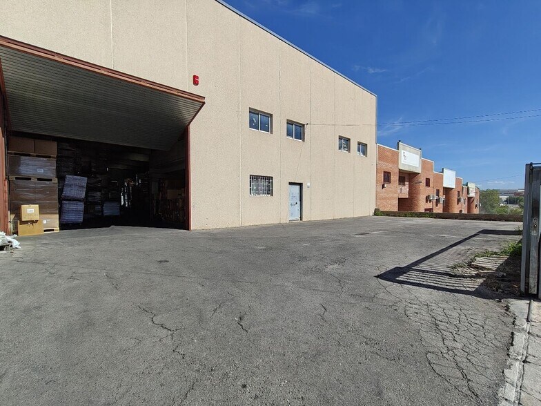 Industriel/Logistique dans Sant Esteve Sesrovires, Barcelona à louer - Photo de l’immeuble – Image 1 sur 20