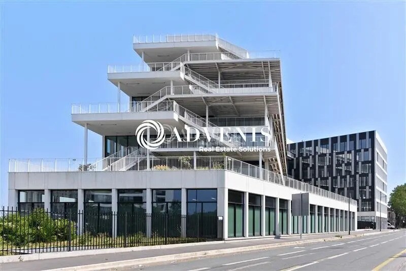 Bureau dans Bobigny à louer - Photo de l’immeuble – Image 1 sur 12