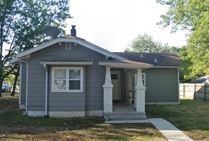 208 E Park St, Pittsburg, KS à vendre - Photo principale – Image 1 sur 1