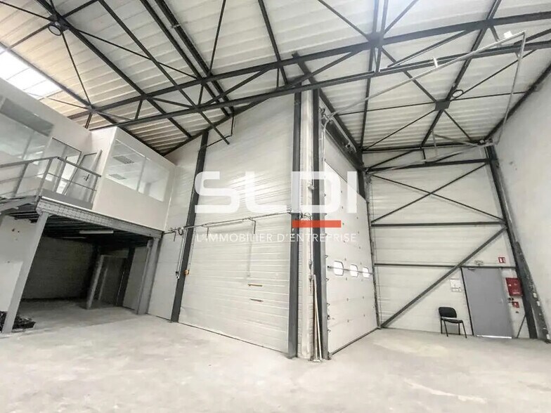 Bureau dans Saint-Priest à louer - Photo de l’immeuble – Image 3 sur 5