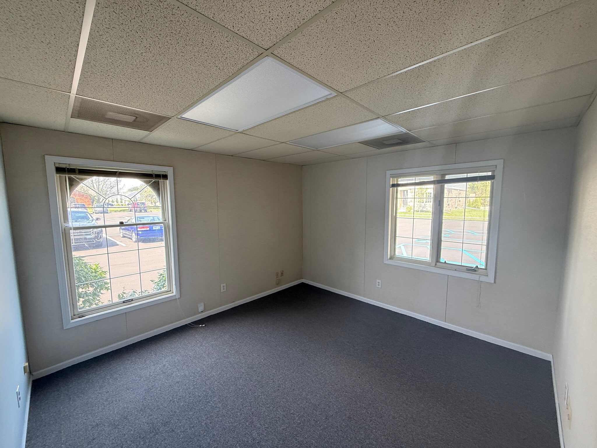 23409-23411 Jefferson Ave, Saint Clair Shores, MI à louer Photo intérieure– Image 1 sur 8