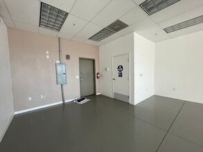 340-350 Travis Blvd, Fairfield, CA à louer Photo intérieure– Image 2 sur 3