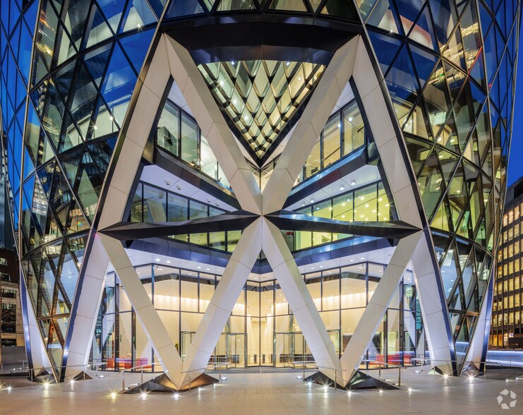 30 St Mary Axe, Londres à louer - Hall d’entrée – Image 3 sur 14