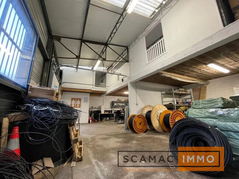 Industriel/Logistique dans Villeneuve-le-Roi à louer - Photo de l’immeuble – Image 1 sur 5