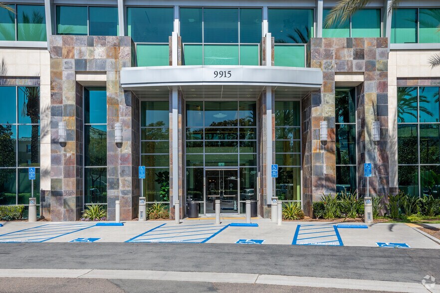 9915 mira mesa Blvd, San Diego, CA à louer - Photo de l’immeuble – Image 3 sur 8