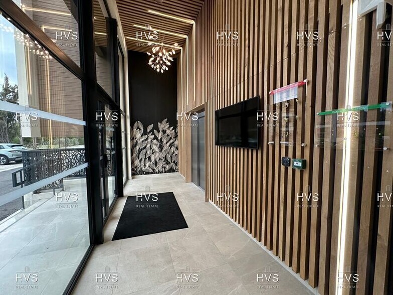 106 Rd 96, Meyreuil à louer - Hall d’entrée – Image 2 sur 11