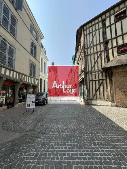 Local commercial dans Troyes à louer - Photo de l’immeuble – Image 3 sur 4