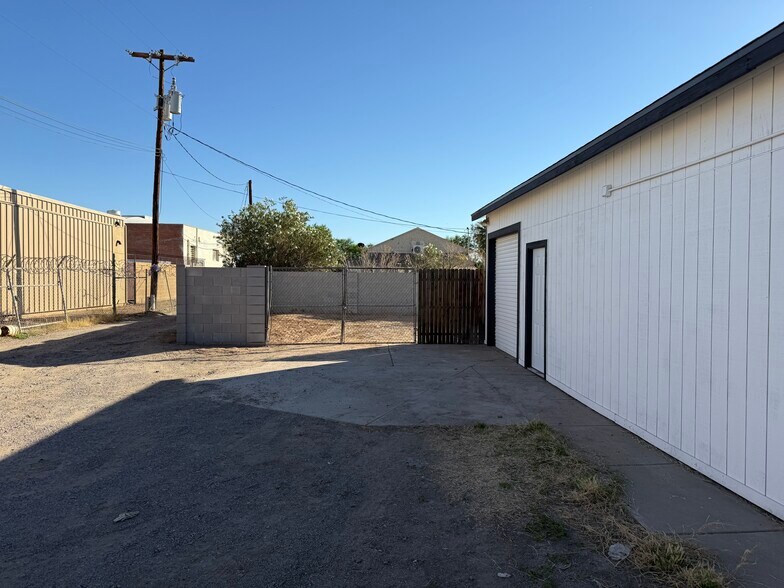 219 W Mahoney Ave, Mesa, AZ à louer - Photo de l’immeuble – Image 3 sur 21