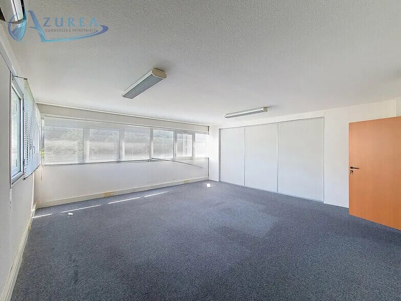 Bureau dans Nice à louer - Photo de l’immeuble – Image 2 sur 10