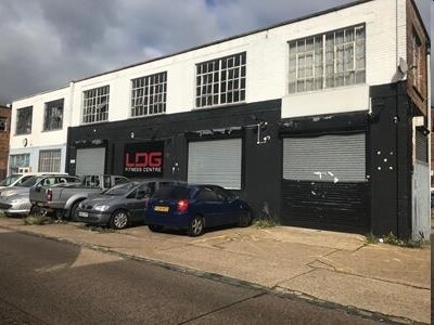 13 Bridge Clos, Romford à louer - Photo de l’immeuble – Image 3 sur 4