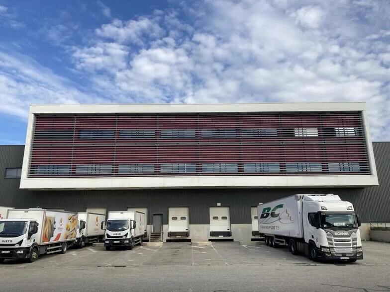Industriel/Logistique dans La Crau à louer - Photo de l’immeuble – Image 3 sur 6