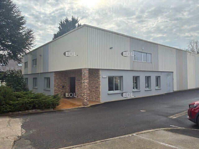 Local d’activités dans Saint-Fargeau-Ponthierry à louer - Photo de l’immeuble – Image 3 sur 15