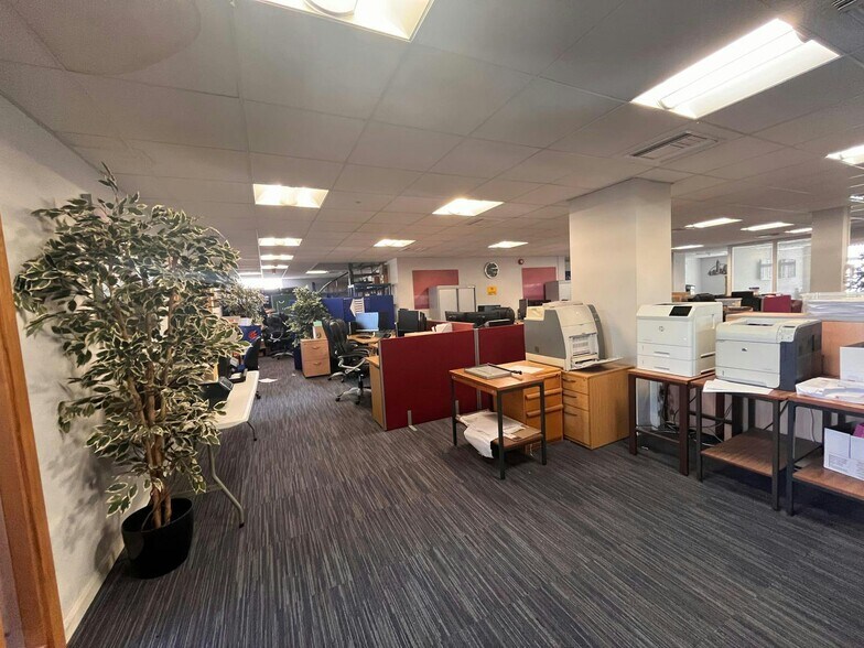 90-94 The Broadway, Chesham à louer - Photo de l’immeuble – Image 2 sur 6