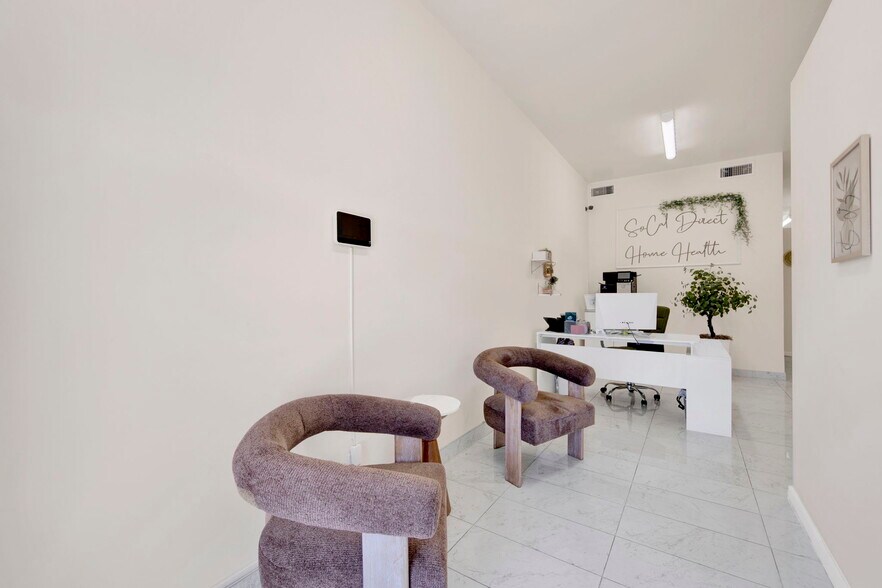 7831 Foothill Blvd, Sunland, CA à vendre - Photo de l’immeuble – Image 3 sur 16