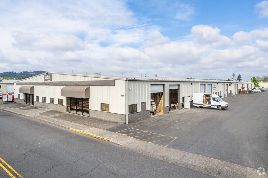 1010 Tyinn St, Eugene, OR à louer - Photo de l’immeuble – Image 3 sur 5