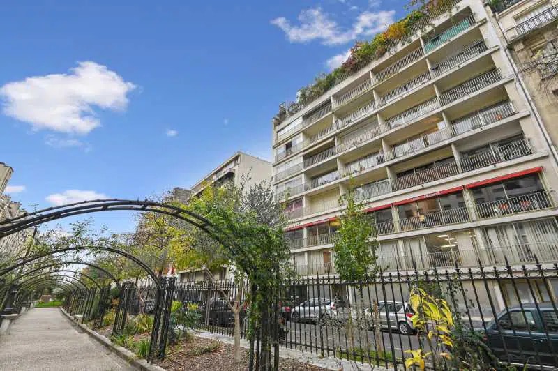 32 Boulevard Flandrin, Paris à louer Photo de l’immeuble– Image 1 sur 13