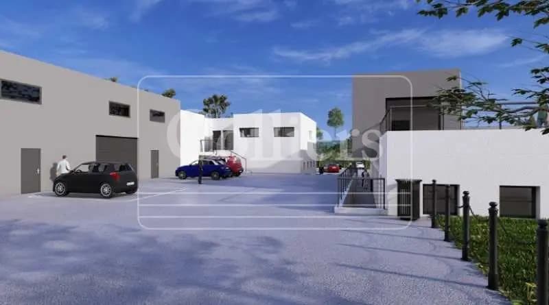 Local commercial dans Saint-Maximin-la-Sainte-Baume à louer - Photo de l’immeuble – Image 1 sur 7