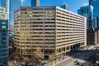 Plus de détails pour 483 Bay St, Toronto, ON - Local commercial à louer