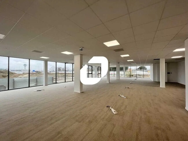 Plus de détails pour Bureau, Local commercial à louer