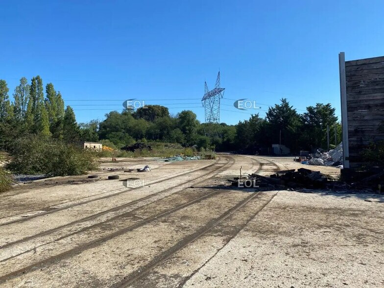 Local d'activités dans Trilport à vendre - Photo de l’immeuble – Image 1 sur 7