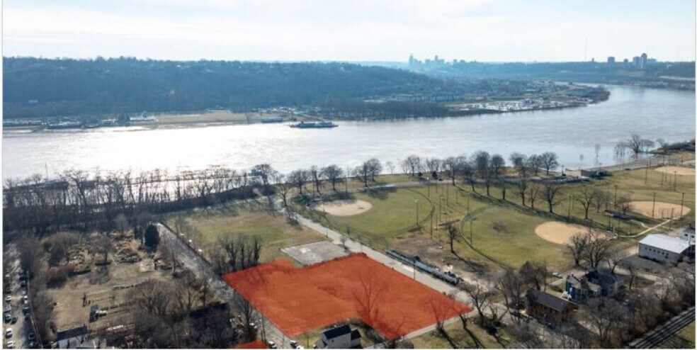 246 Watson St, Cincinnati, OH à vendre - Aérien – Image 2 sur 2