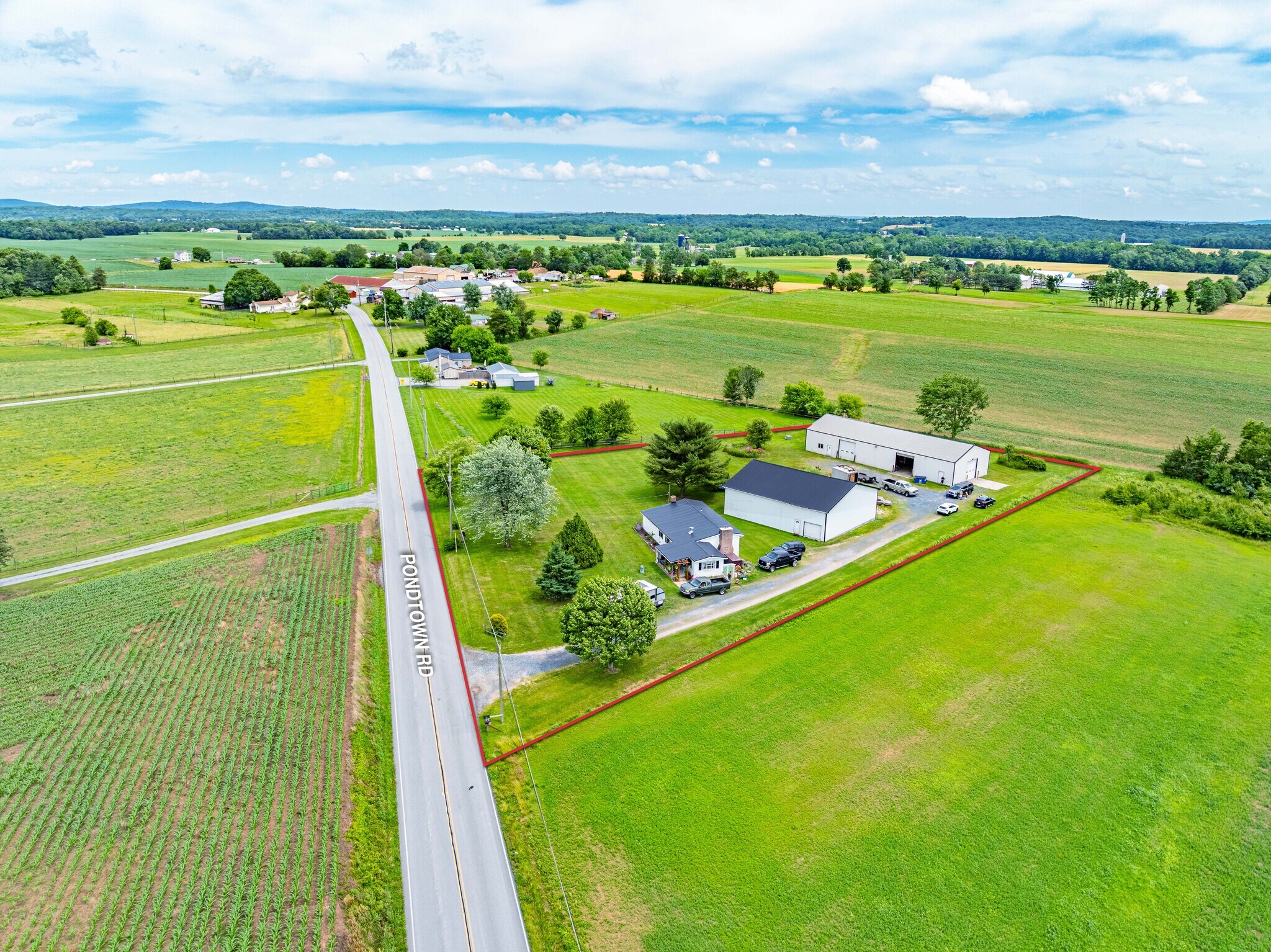 929 Pondtown Rd, Dillsburg, PA à vendre Photo de l’immeuble– Image 1 sur 8