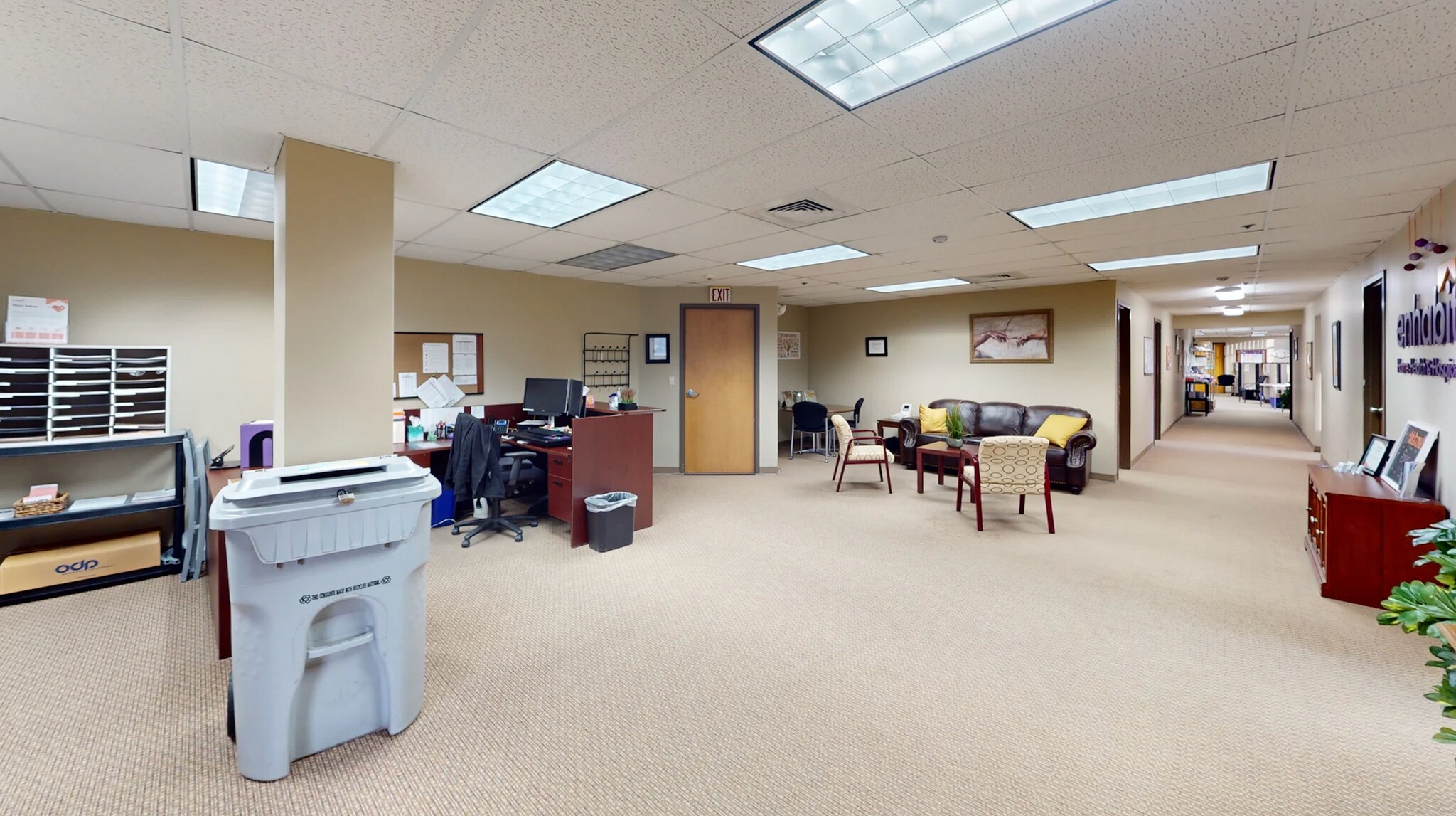 2080 Silas Deane Hwy, Rocky Hill, CT à louer Photo intérieure– Image 1 sur 3