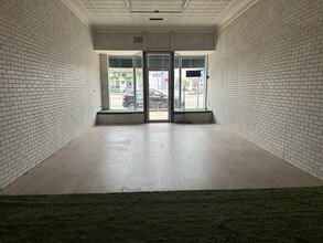 7150-7154 W Higgins Ave, Chicago, IL à louer Photo de l’immeuble– Image 2 sur 5