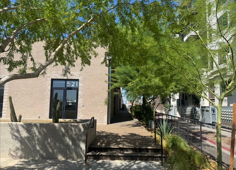521 S 3rd St, Phoenix, AZ à louer - Photo de l’immeuble – Image 2 sur 6