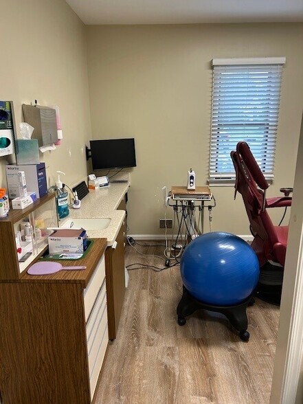 9901 River Rd, Potomac, MD à louer - Photo intérieure – Image 3 sur 10