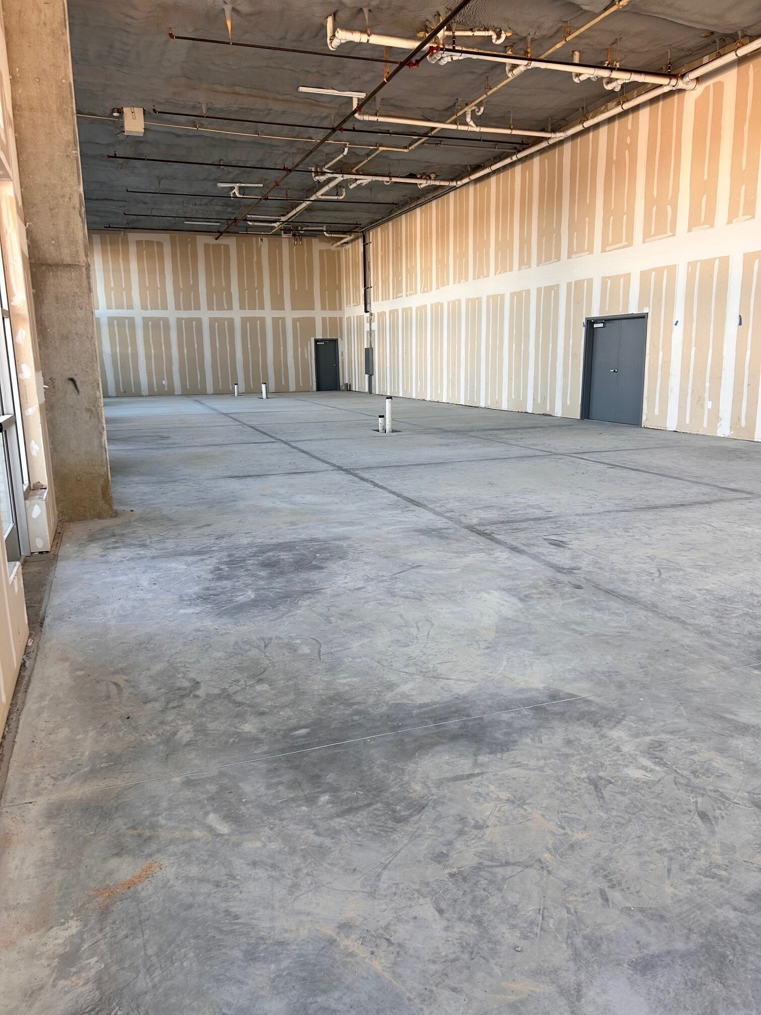 100 E Main St, Lewisville, TX à louer Photo intérieure– Image 1 sur 11